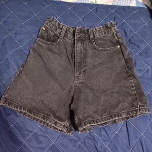 Black Zara shorts US size 2 EUR size 34